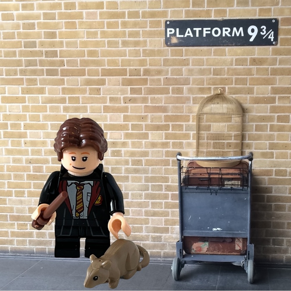 Harry Potter Ron Weasley Scabbers Mini Figure Hogwart Uniform Lego Compatible